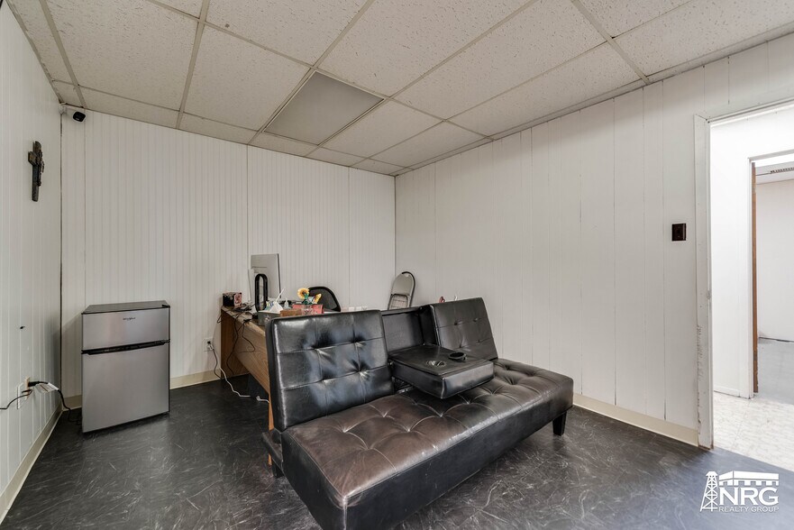 More Photos Of 130 E 52nd St, Odessa Industrial For Sale