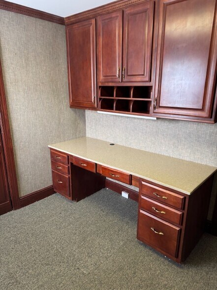 More Photos Of 203 W Bayshore Blvd, Jacksonville Office Residential For Lease