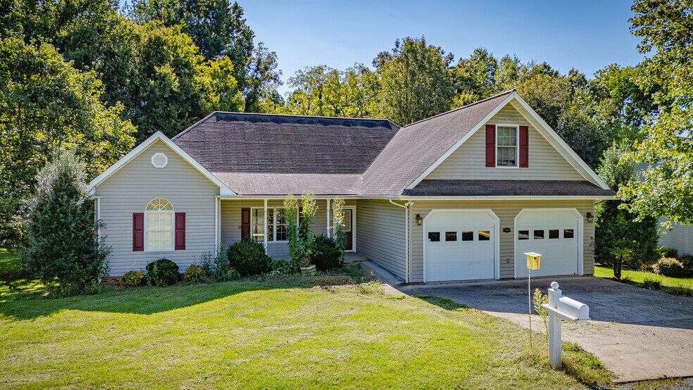 More Photos Of 1252 Bloomingdale Pike, Kingsport Apartments For Sale