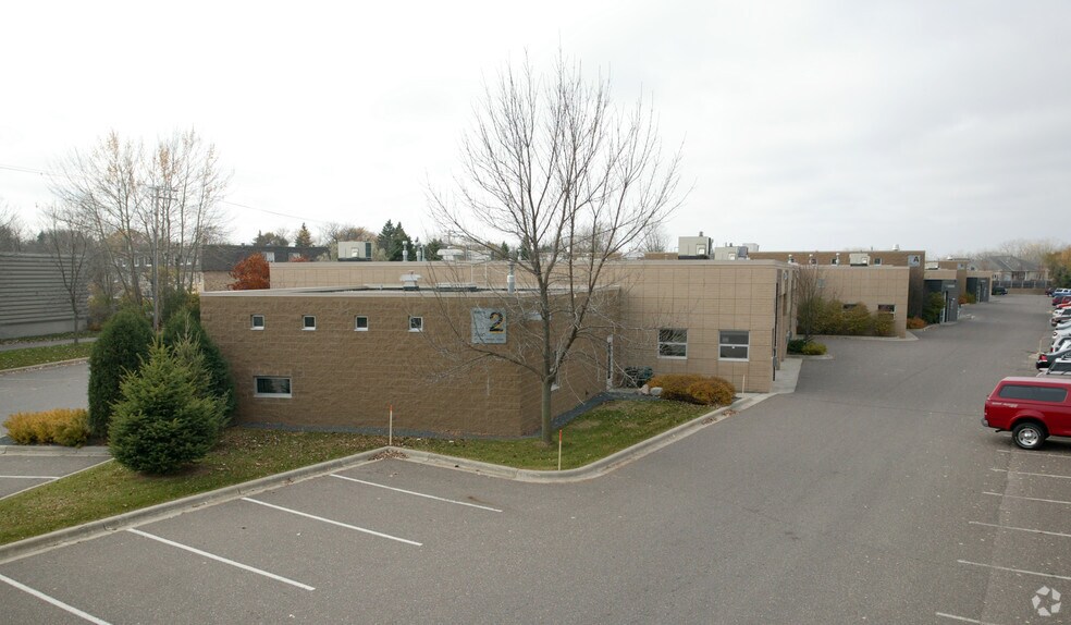 More Photos Of 7600 W 27th St, Saint Louis Park Service For Lease