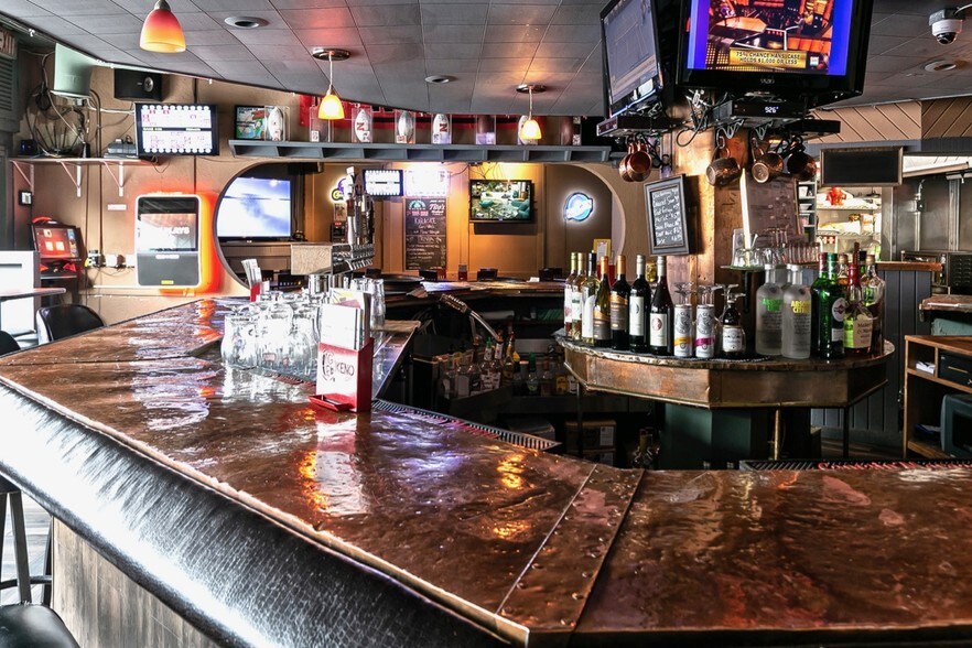 3710 Leavenworth St, Omaha, NE 68105 Bar For Sale