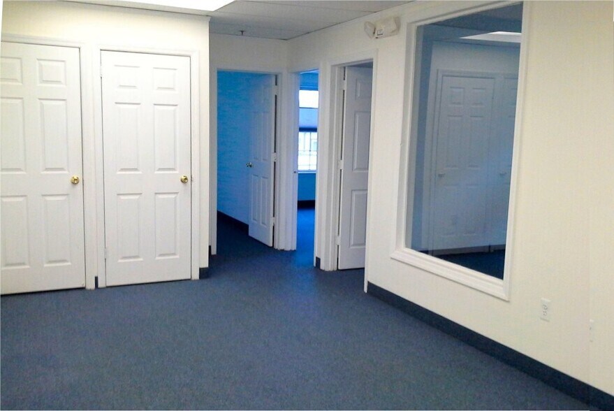 More Photos Of 18 Bank St, Summit Medical For Lease