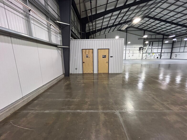 More Photos Of 140 Grove Ct, Healdsburg Manufacturing For Lease