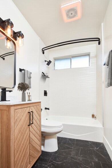 More Photos Of 204 N Manhattan Pl, Los Angeles Apartments For Sale