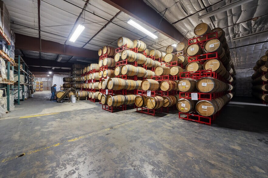 More Photos Of 1625 Commerce Way, Paso Robles Manufacturing For Lease