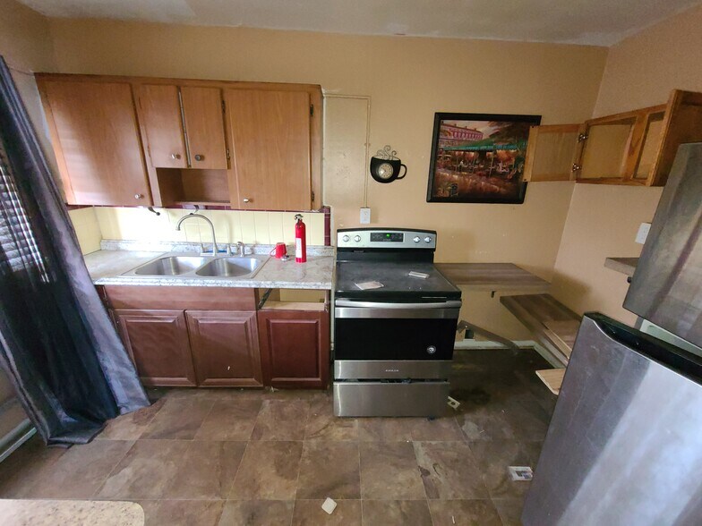 More Photos Of 330 Madison Ave, Daytona Beach Bar For Sale