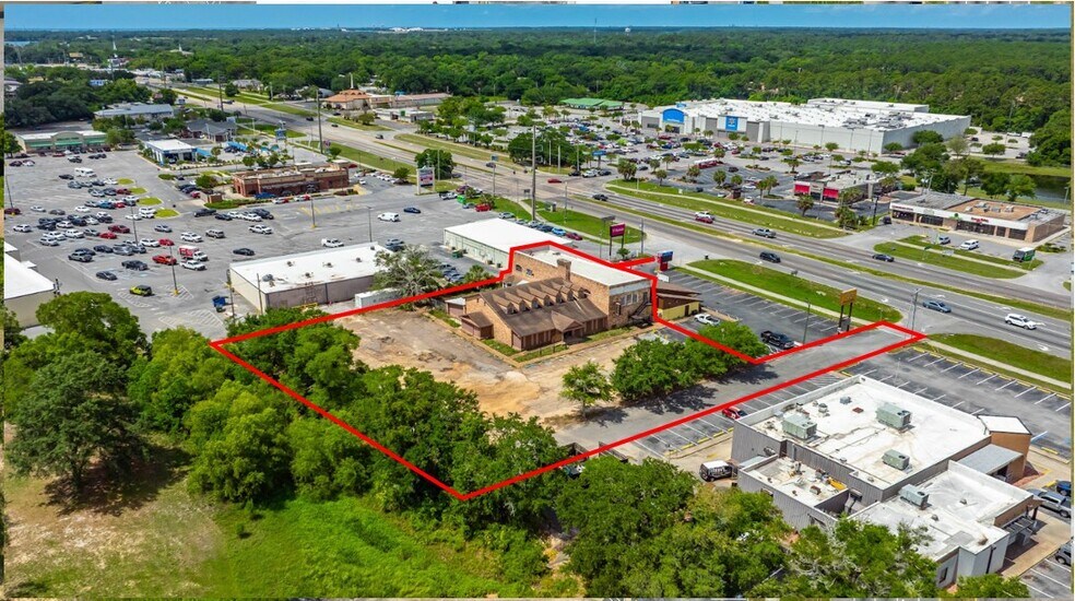 More Photos Of 610 N Navy Blvd, Pensacola Freestanding For Lease