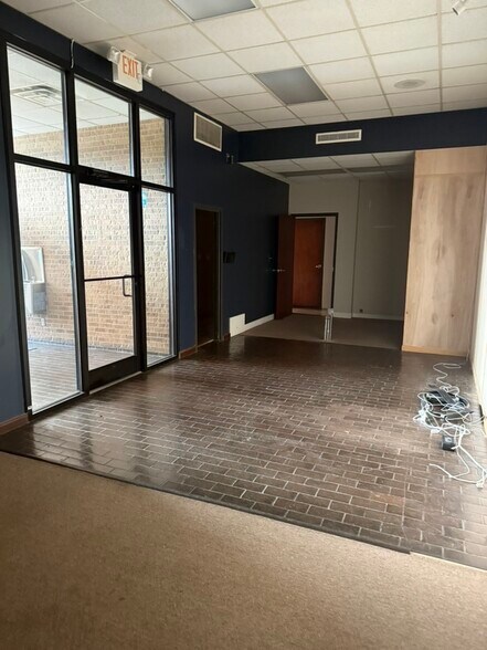 More Photos Of 1749 Gordon Hwy, Augusta Bank For Lease