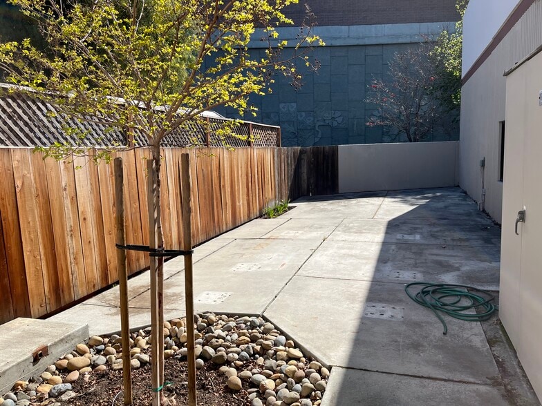 More Photos Of 958 San Leandro Ave, Mountain View Research And Development For Lease