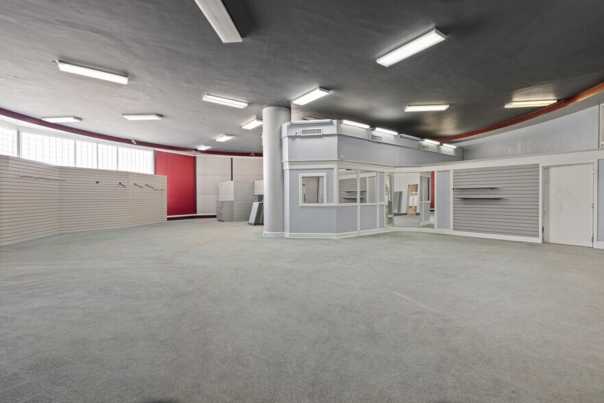 More Photos Of 500 E Main St, Kilgore Office For Sale