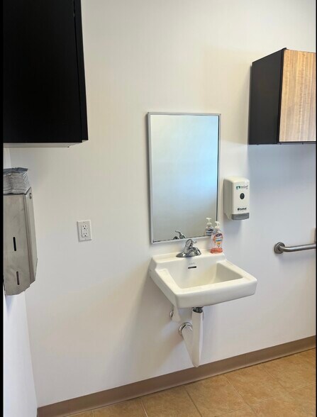 More Photos Of 70 Park St, Montclair Medical For Lease