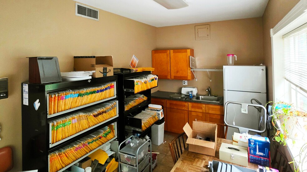 More Photos Of 5912 Ridge Ave, Philadelphia Medical For Lease
