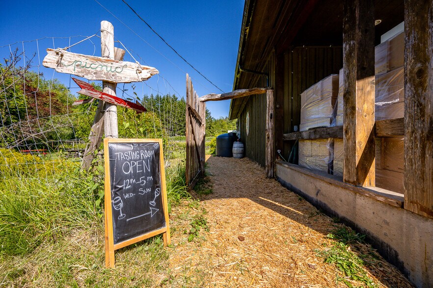 More Photos Of 1885 Central Rd, Hornby Island Land For Sale