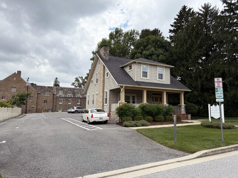 More Photos Of 405 W Pennsylvania Ave, Towson Office For Lease