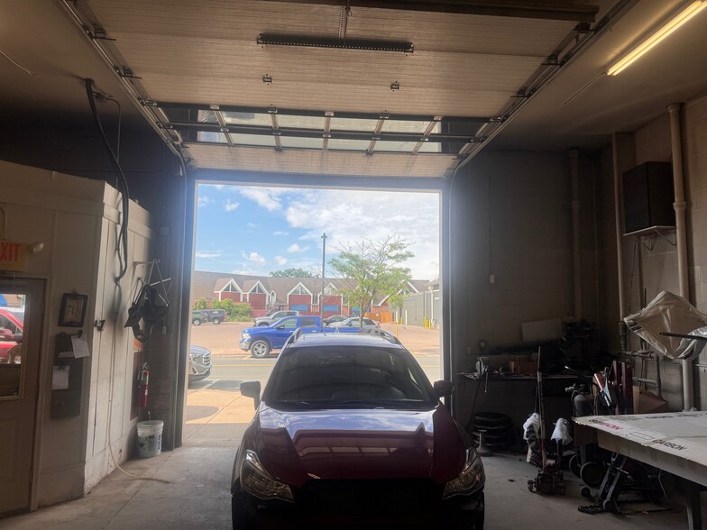 More Photos Of 2218 4th St, White Bear Lake Auto Repair For Lease