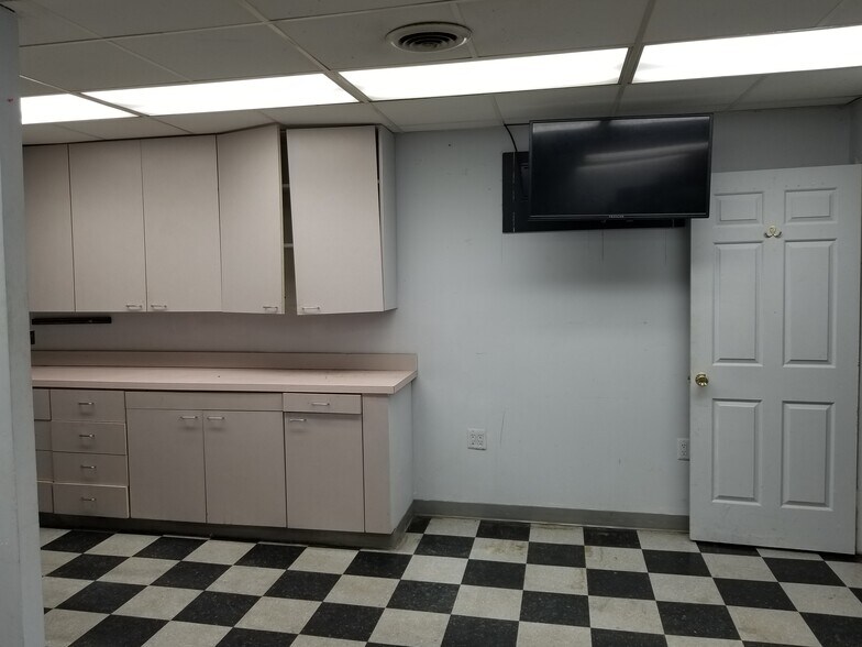 More Photos Of 4700 Stamp Rd, Marlow Heights General Retail For Lease