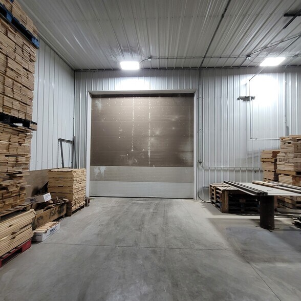 More Photos Of 807 4th Ave, Joliet Warehouse For Lease