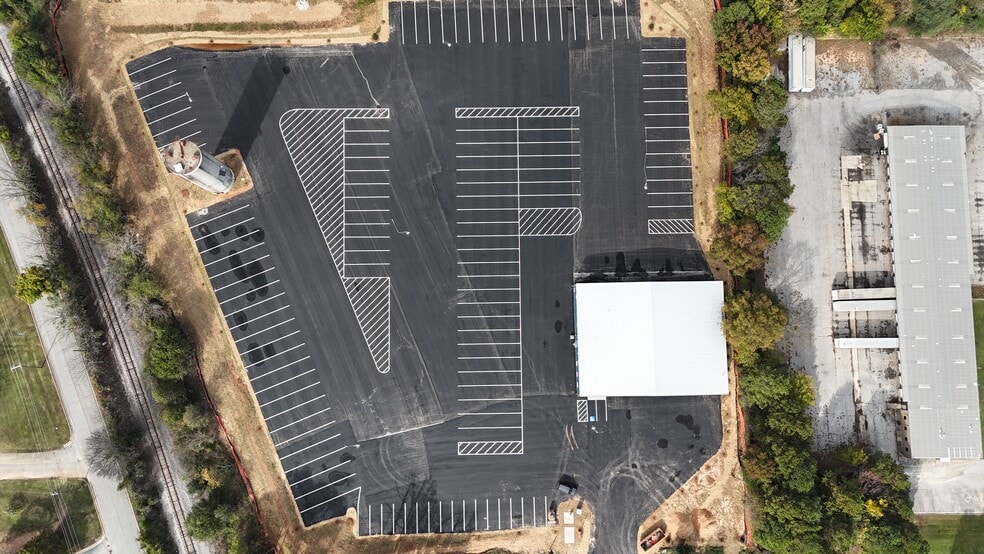 More Photos Of 1696 Joy Lake Rd, Lake City Service For Lease