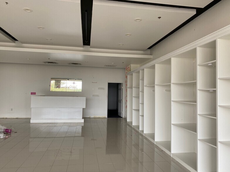 More Photos Of 9889 Bellaire Blvd, Houston Unknown For Lease