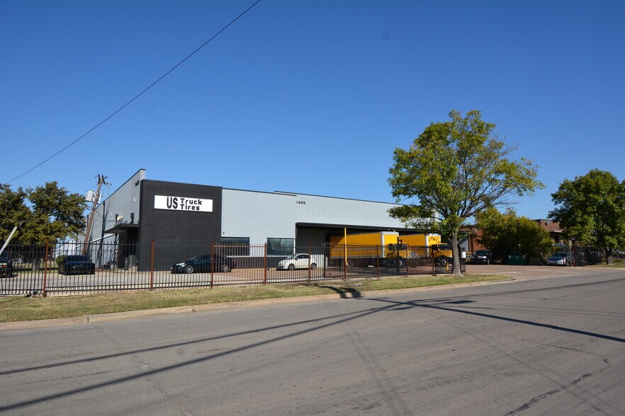 More Photos Of 8400 Sovereign Row, Dallas Distribution For Sale