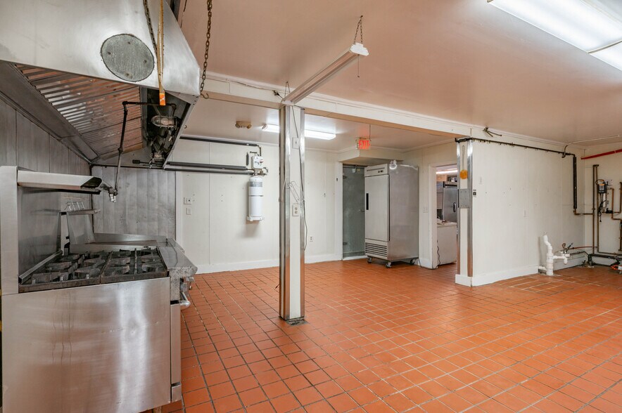 More Photos Of 944 Gibbons Hwy, Wilton Restaurant For Sale