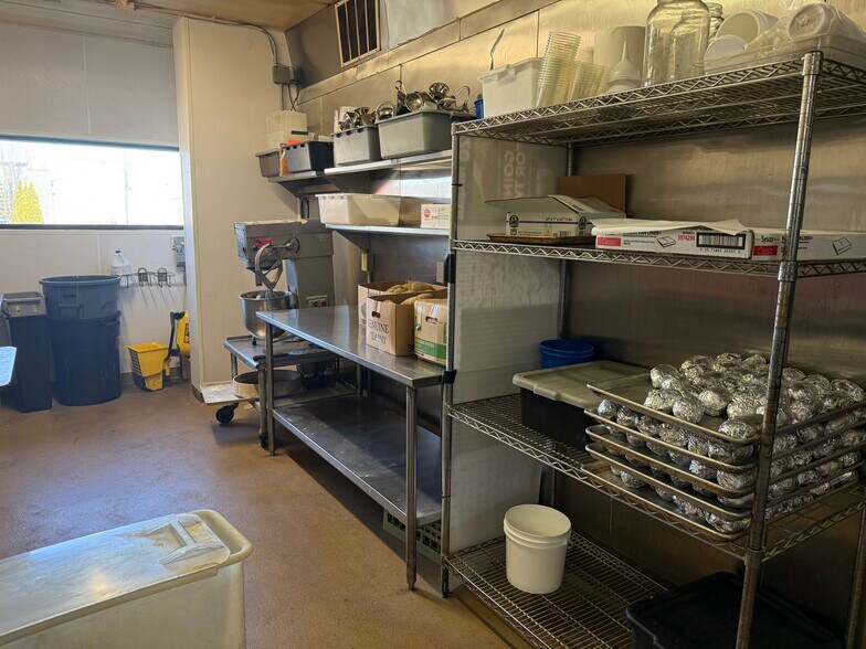 More Photos Of 1025 N Sherman Ave, Madison Freestanding For Lease