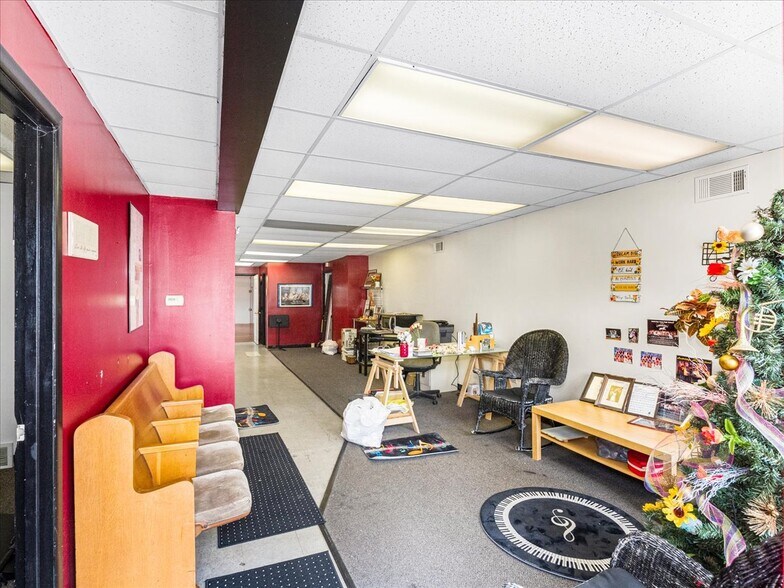 More Photos Of 2600 Duss Ave, Ambridge Unknown For Sale