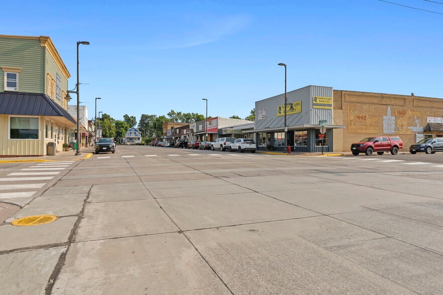 More Photos Of 118 Railroad Ave NE, Mora General Retail For Sale