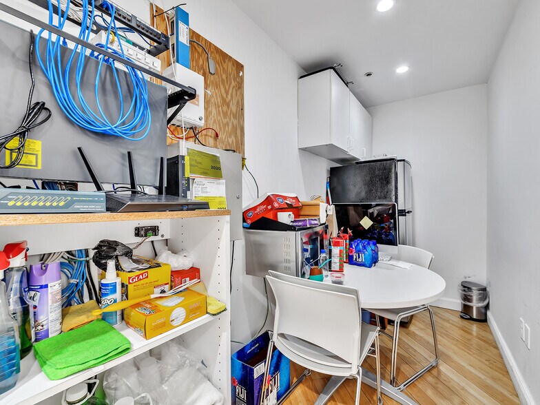 More Photos Of 1110 Brickell Ave, Miami Office For Lease