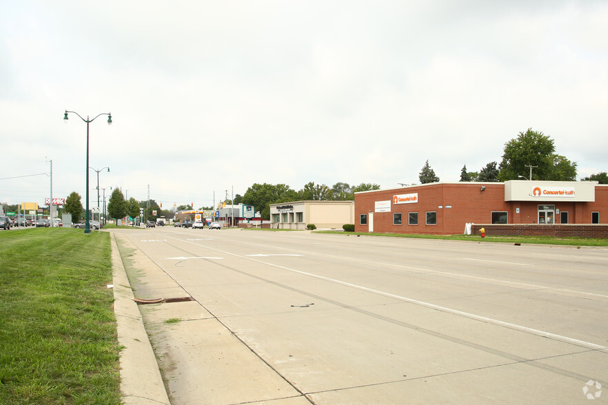 More Photos Of 15670 Southfield Rd, Allen Park Office For Sale