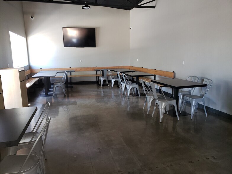 More Photos Of 229 Heritage, Lone Grove Fast Food For Sale