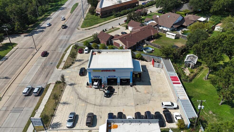 More Photos Of 617 W Centerville Rd, Garland Auto Repair For Lease