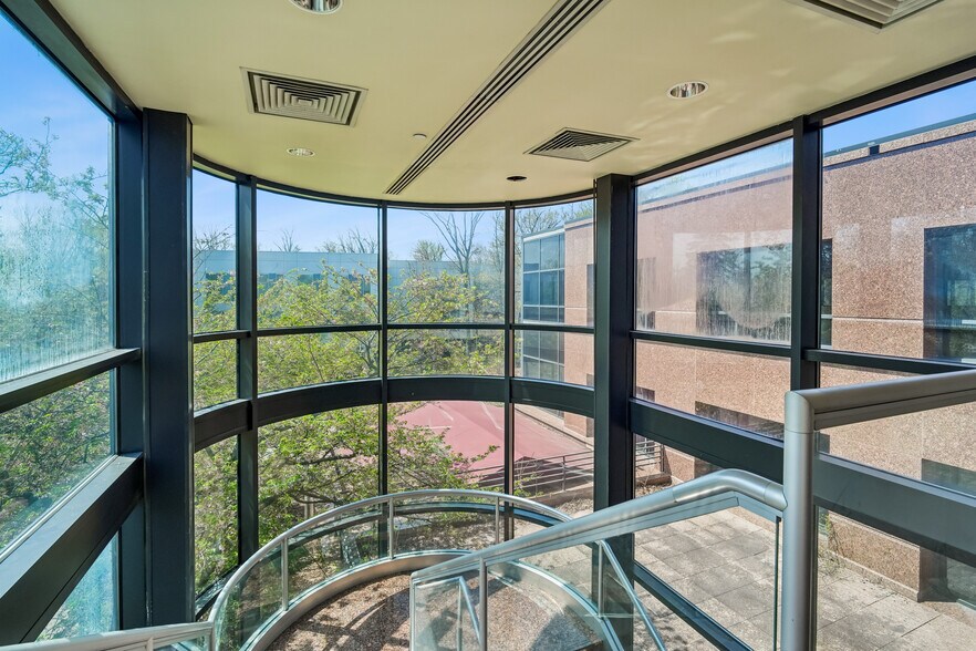 More Photos Of 1000 Sylvan Ave, Englewood Cliffs Office For Sale