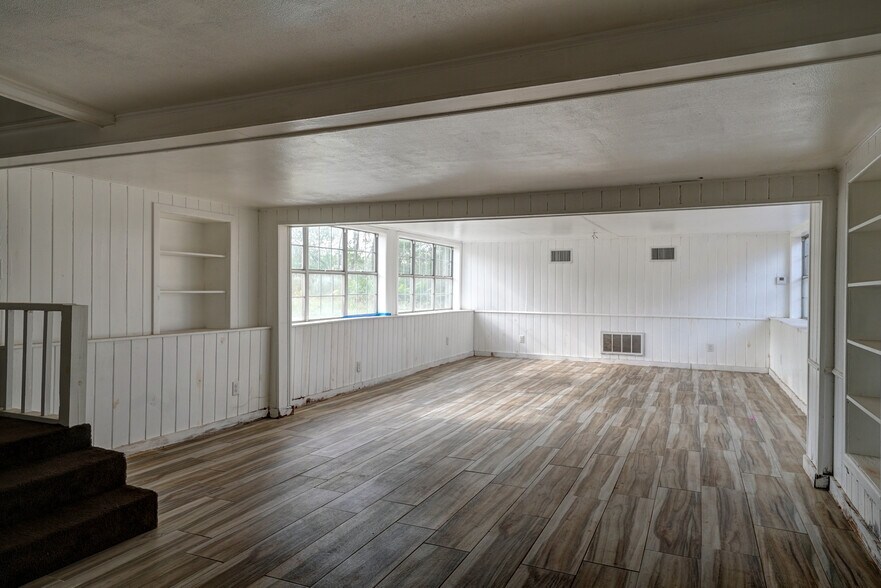 More Photos Of 12 Oak Hill Pl, Texarkana Office For Sale