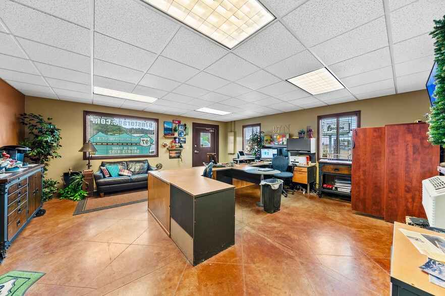 More Photos Of 4851 Highway 97 N, Klamath Falls Self Storage For Sale