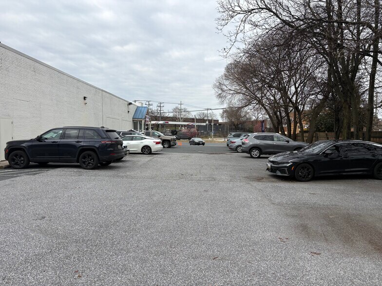 More Photos Of 1725 Dundalk Ave, Baltimore Convenience Store For Sale