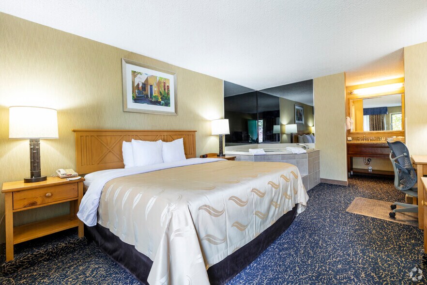 More Photos Of 4600 E Pine St, Deming Hotel For Sale