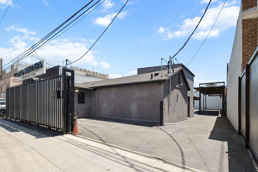 More Photos Of 5244 Vineland Ave, North Hollywood Loft Creative Space For Sale