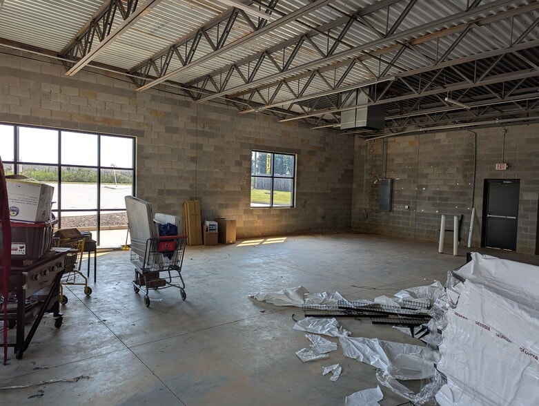 More Photos Of 1509 Old Concord Rd SE, Marietta Convenience Store For Lease