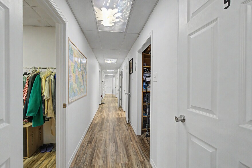 More Photos Of 71 Midtown Park W, Mobile Medical For Sale