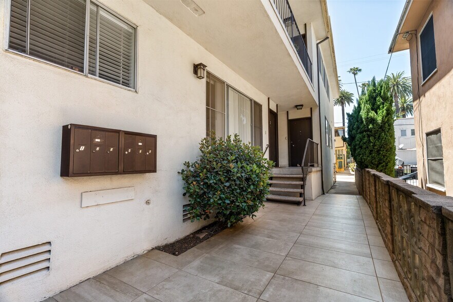 More Photos Of 439 S Oakhurst Dr, Beverly Hills Apartments For Sale