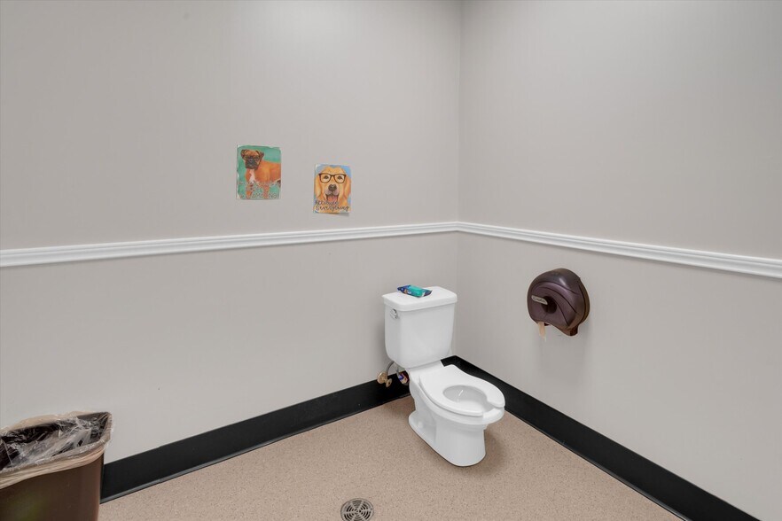 More Photos Of 20417 S University Blvd, Missouri City Schools For Lease