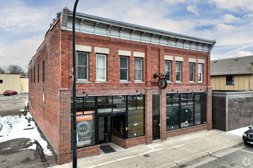 More Photos Of 248 N River St N, Delano Storefront Retail Residential For Sale