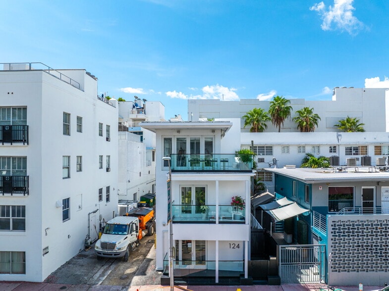 More Photos Of 124 11th St, Miami Beach Hotel For Sale