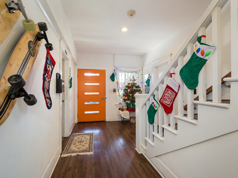 More Photos Of 221 Concord St, El Segundo Apartments For Sale