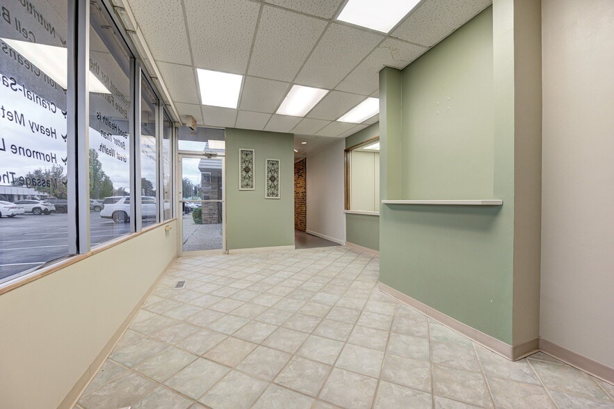 More Photos Of 1212 S Air Depot Blvd, Oklahoma City Office For Sale