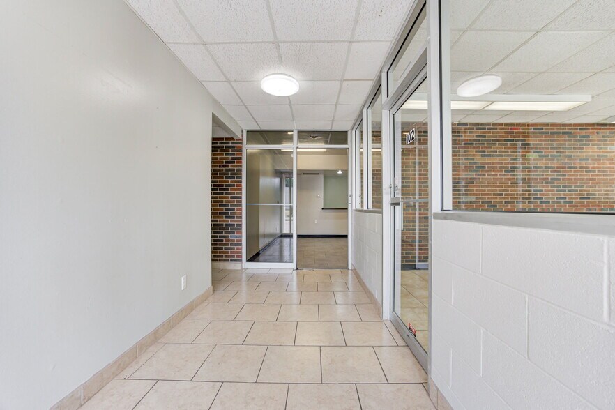 More Photos Of 324 N 19th St, Guthrie Office For Sale