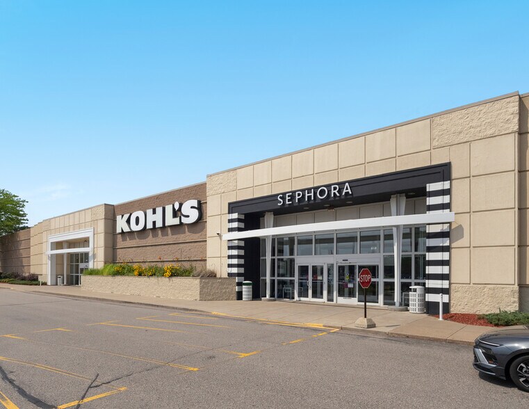 More Photos Of 9404 State Road 16, Onalaska Department Store For Sale