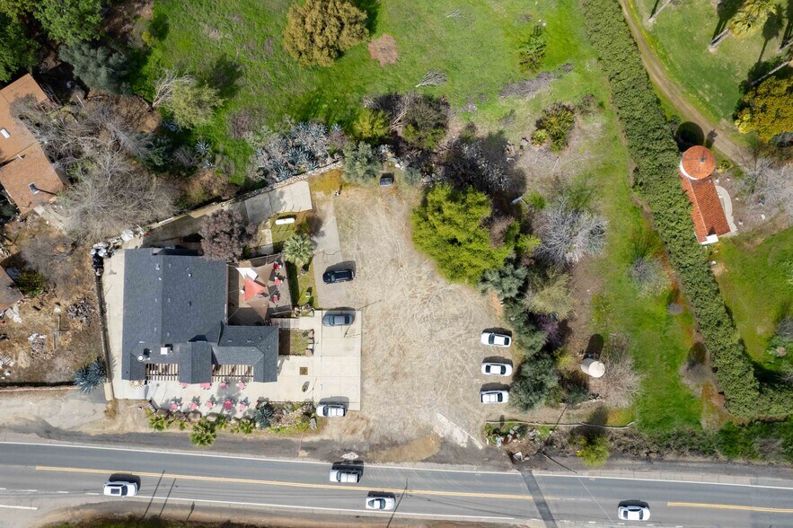 More Photos Of 40311 Sierra Dr, Three Rivers General Retail For Sale