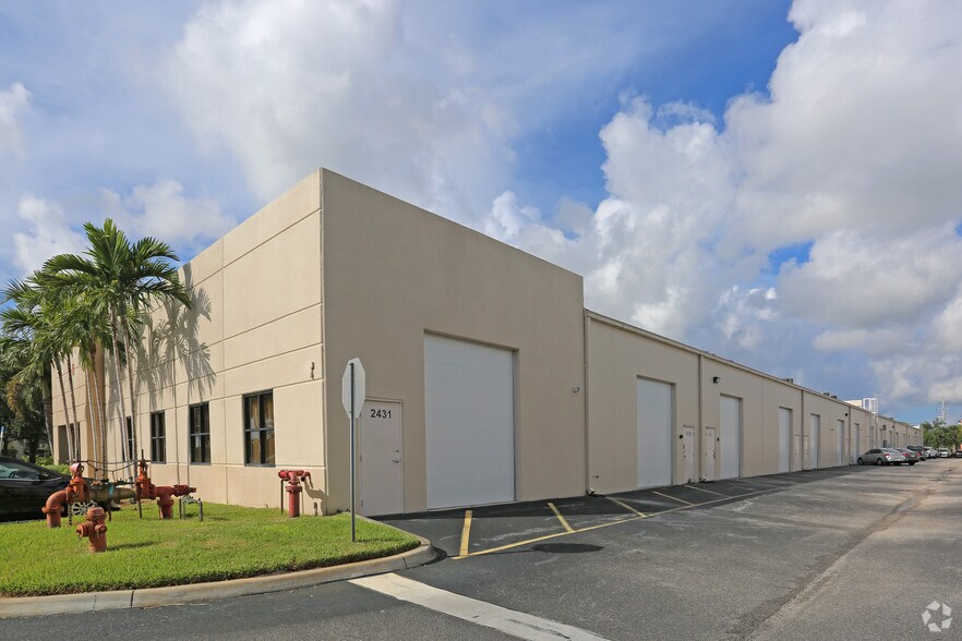 More Photos Of 2401-2431 Quantum Blvd, Boynton Beach Showroom For Sale